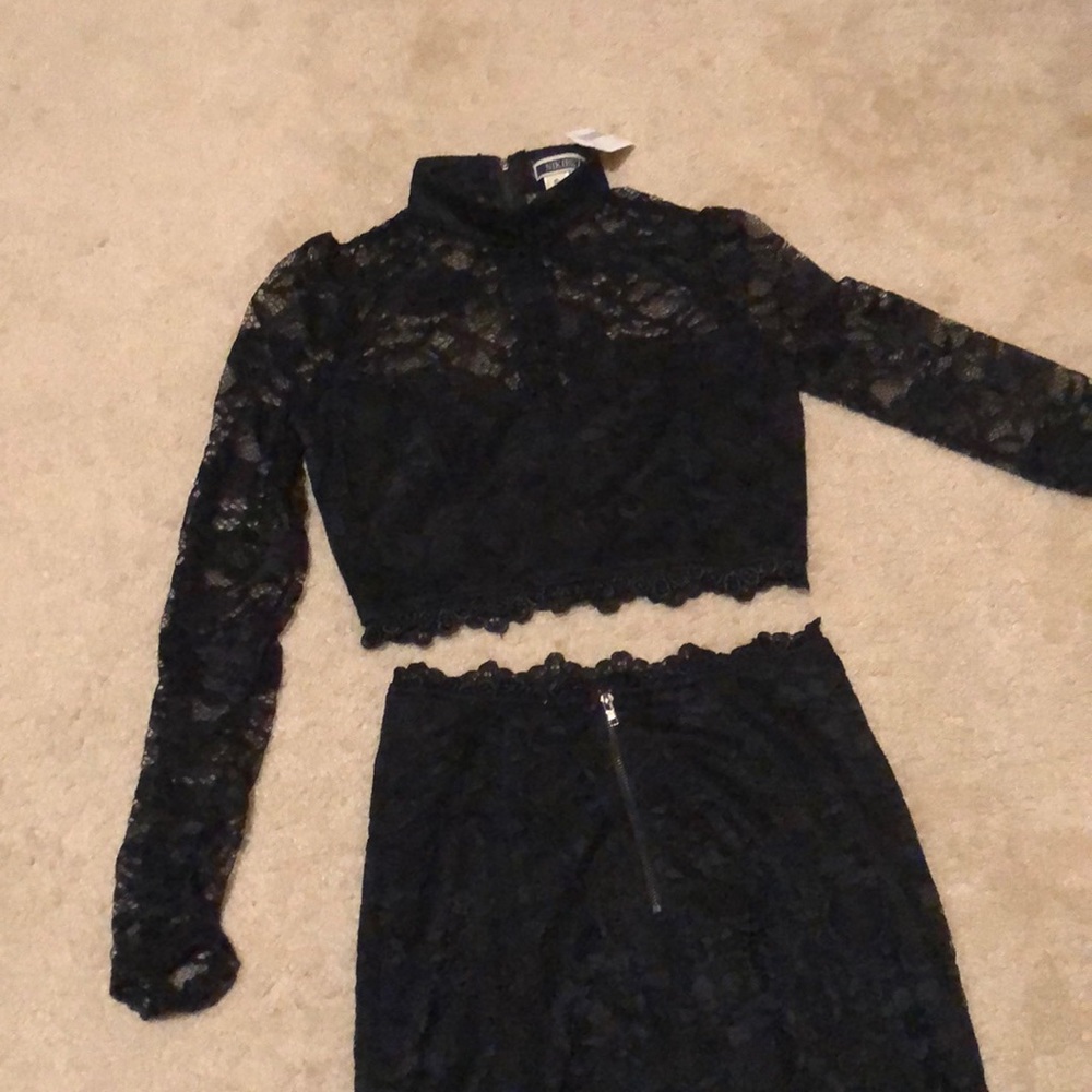 Long sleeve lace crop top with pencil skirt